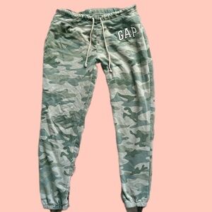 GAP Classic Green Camo Jogger Sweatpants